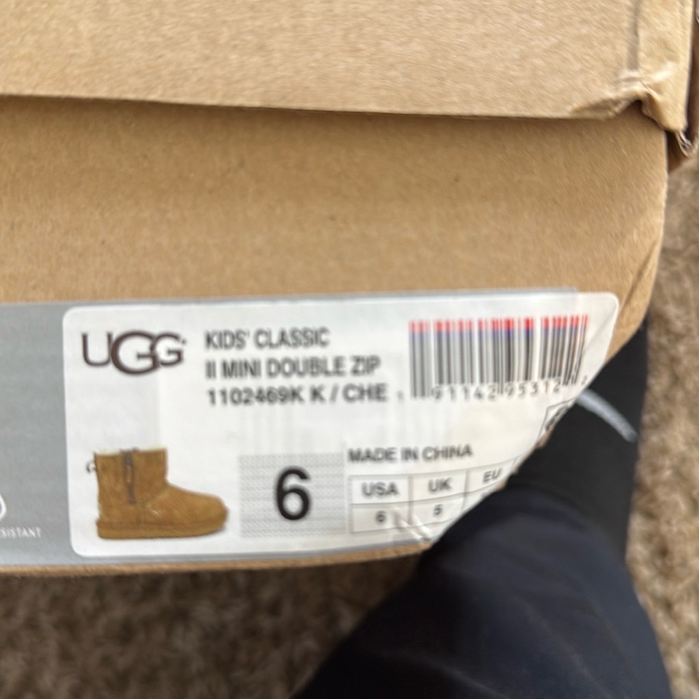UGG Classic II Kids CHESTNUT Mini Double Zip Suede Winter Boots /Size 6 /NIB - Picture 9 of 9